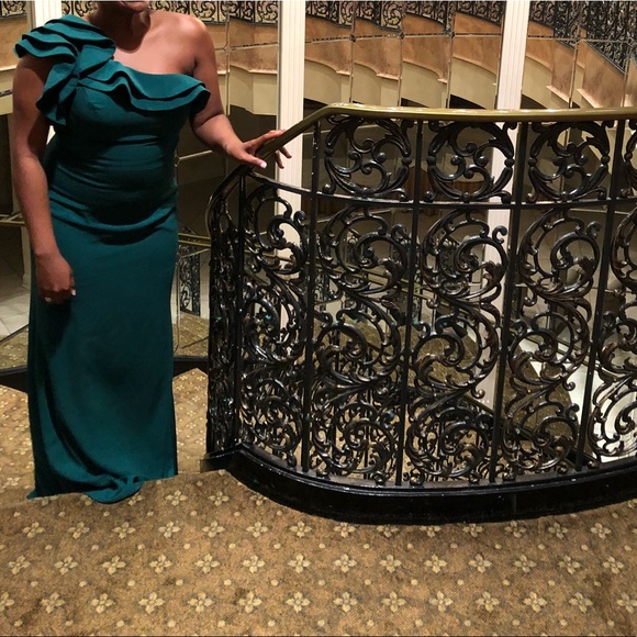 Forest green 1 sleeve gown - Picture 3 of 3